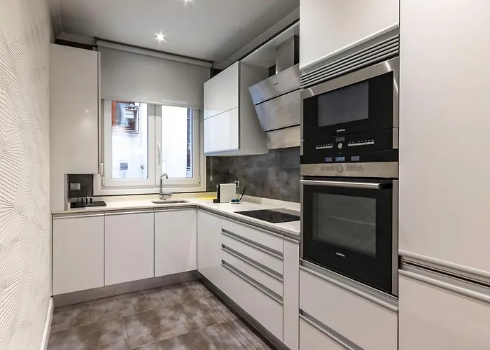 Piso De Diseno Junto Al Casco Viejo Apartment *