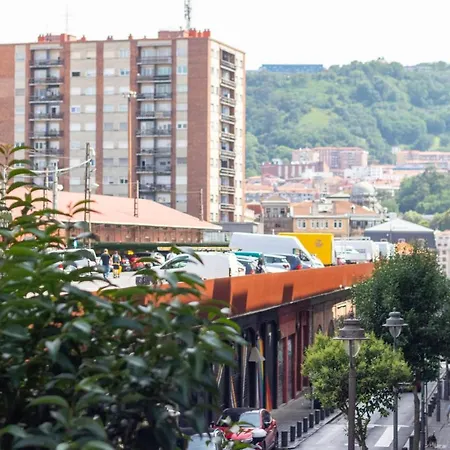 Piso De Diseno Junto Al Casco Viejo * Bilbao